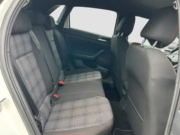 VW POLO GTI (15/16)