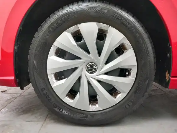 VW POLO (15/19)