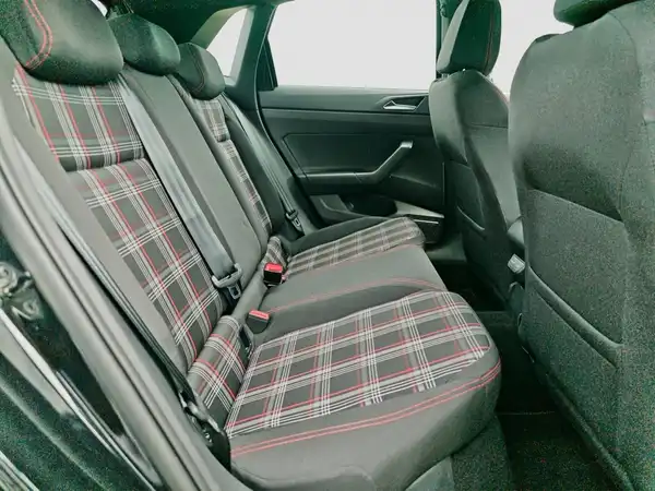 VW POLO GTI (15/16)