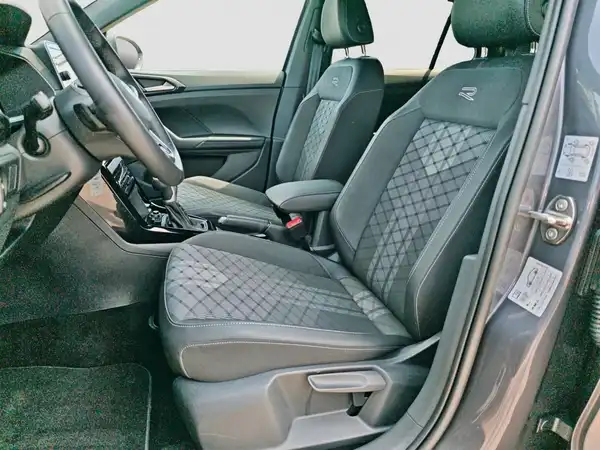VW T-CROSS (8/16)