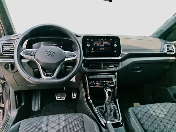 VW T-CROSS (10/16)