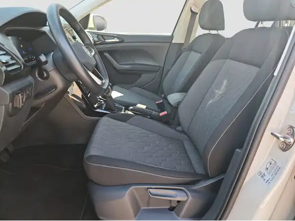 VW T-CROSS (8/16)