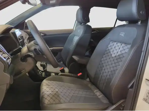 VW T-CROSS (8/16)