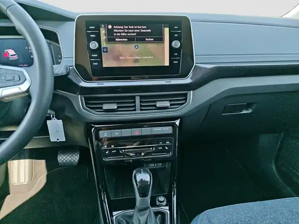 VW T-CROSS (12/17)