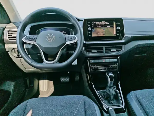 VW T-CROSS (10/17)