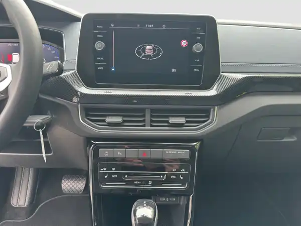 VW T-CROSS (12/17)