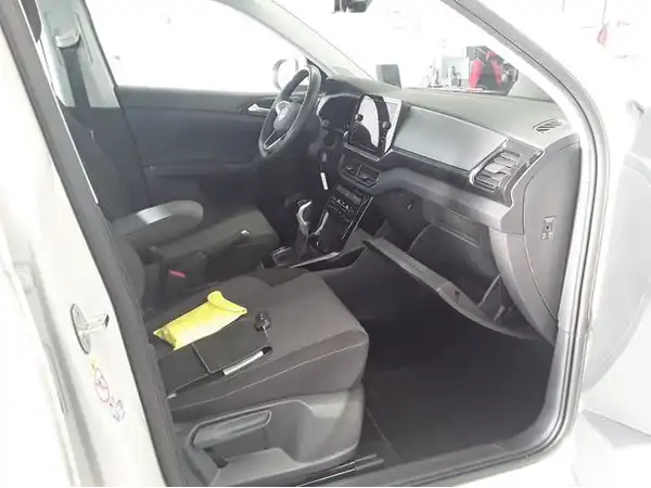 VW T-CROSS (7/8)