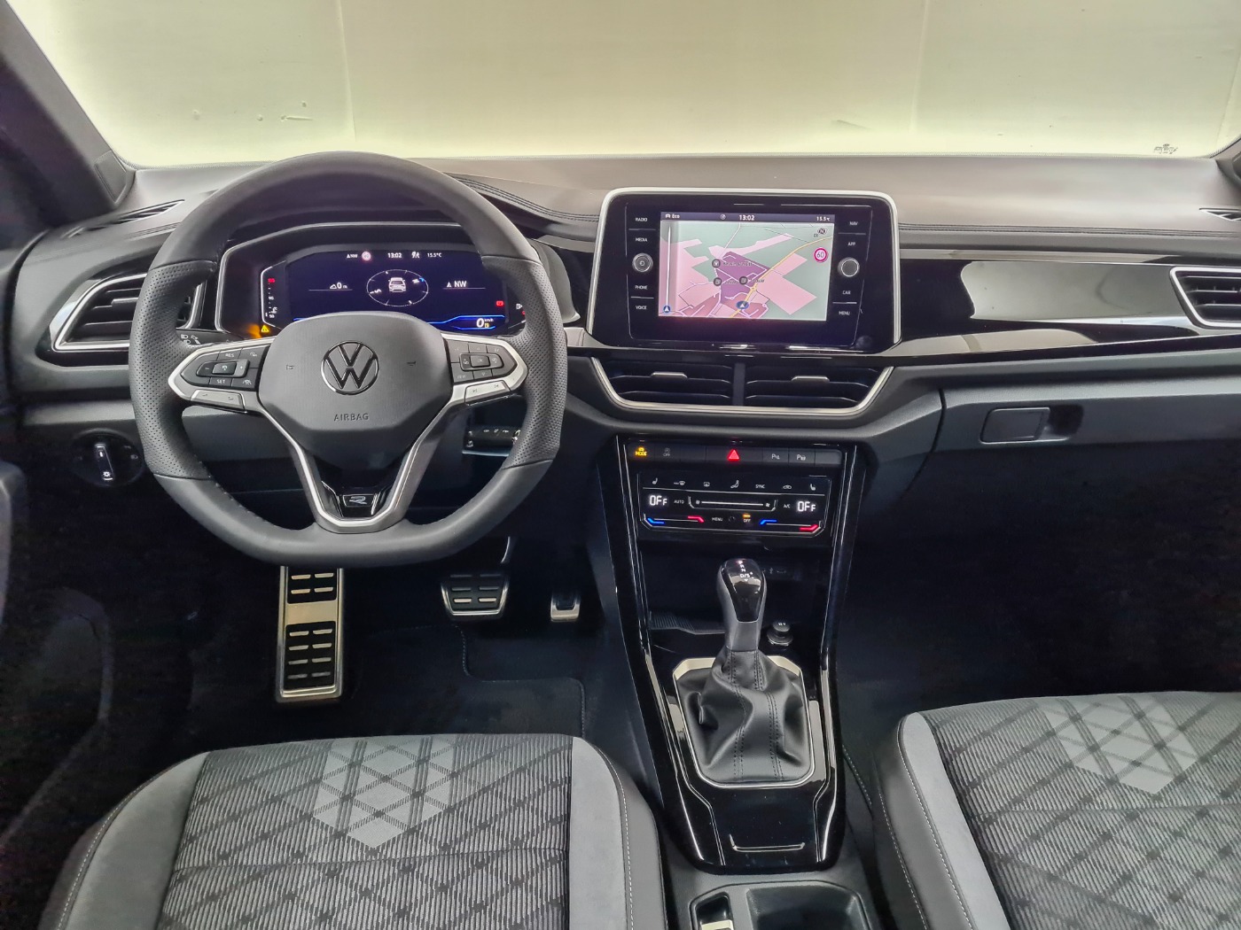 VW T-ROC (11/18)