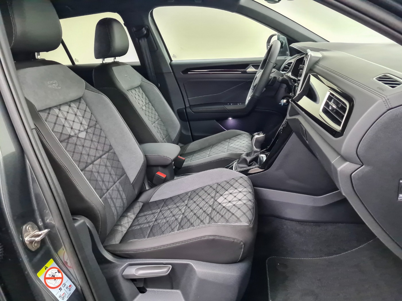 VW T-ROC (16/18)