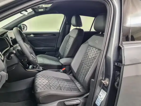 VW T-ROC (8/18)