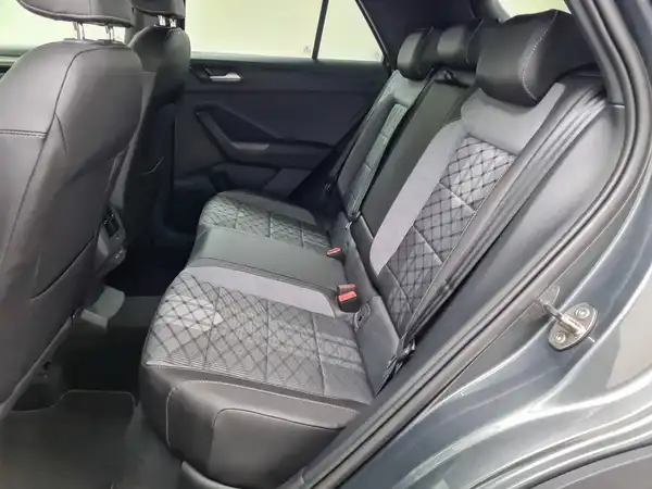 VW T-ROC (9/18)