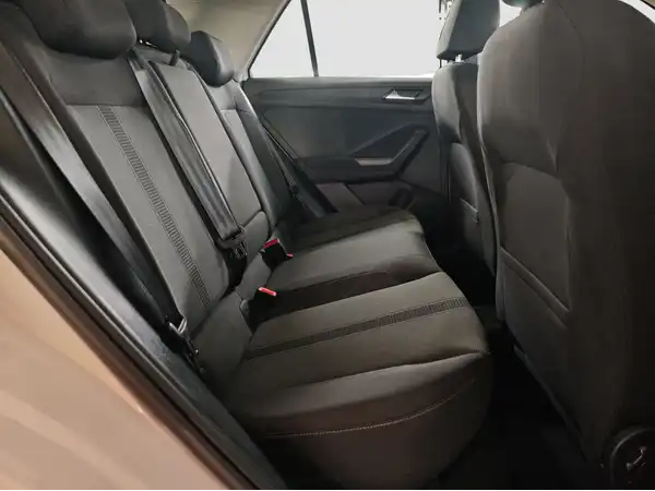 VW T-ROC (15/16)
