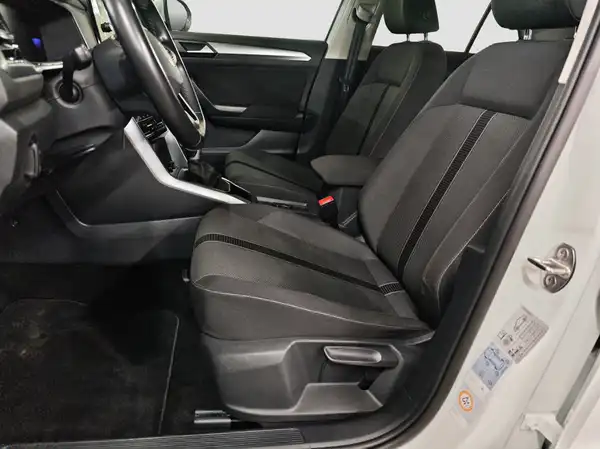 VW T-ROC (8/16)