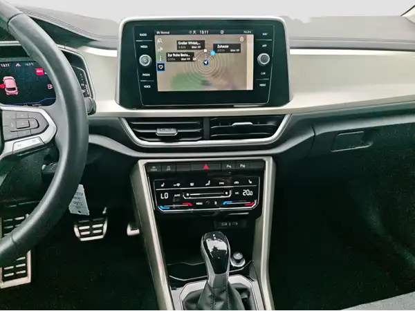 VW T-ROC (12/16)