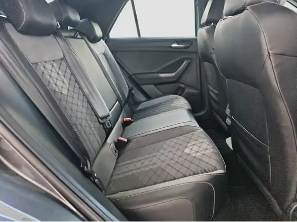 VW T-ROC (15/16)