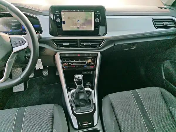 VW T-ROC (12/16)