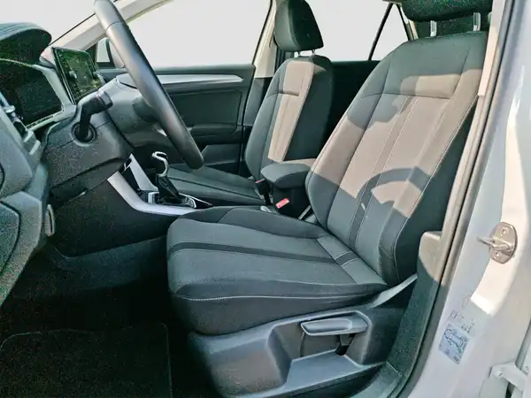 VW T-ROC (8/16)