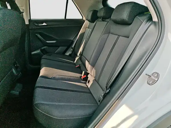VW T-ROC (9/16)