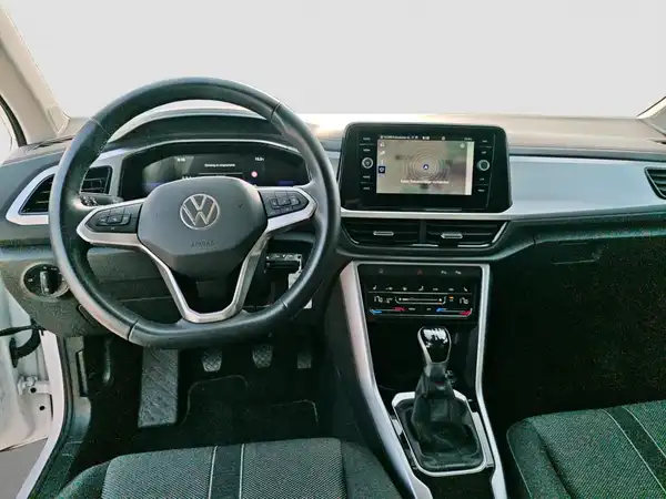 VW T-ROC (10/16)