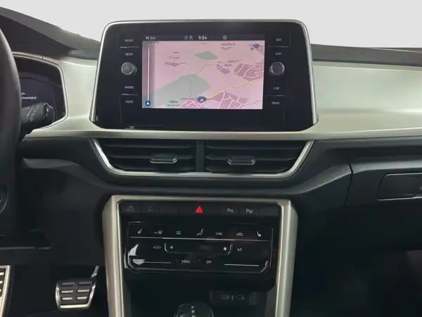 VW T-ROC (12/16)
