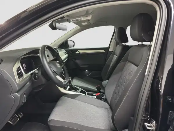 VW T-ROC (8/16)