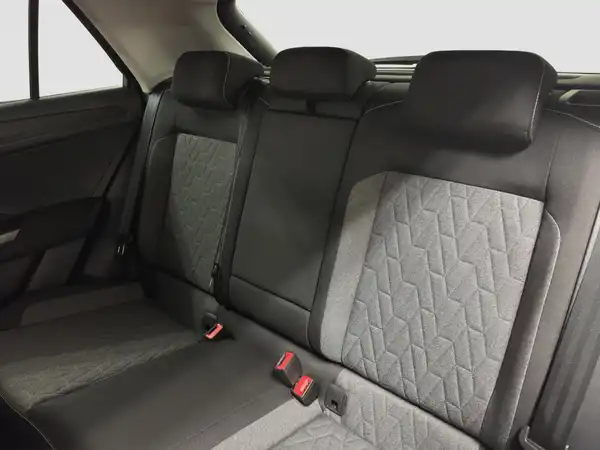 VW T-ROC (9/16)