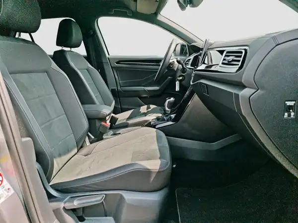 VW T-ROC (14/17)