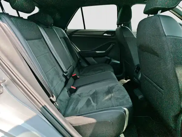 VW T-ROC (16/17)