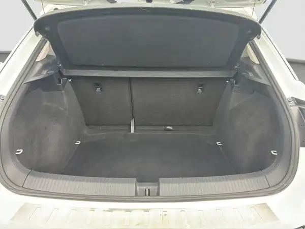 VW T-ROC (13/17)