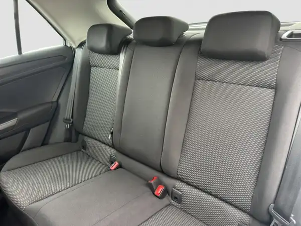 VW T-ROC (9/17)
