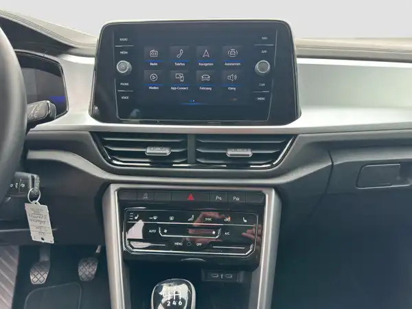 VW T-ROC (12/16)