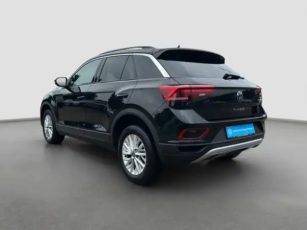 VW T-ROC (7/16)