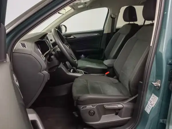 VW T-ROC (8/23)