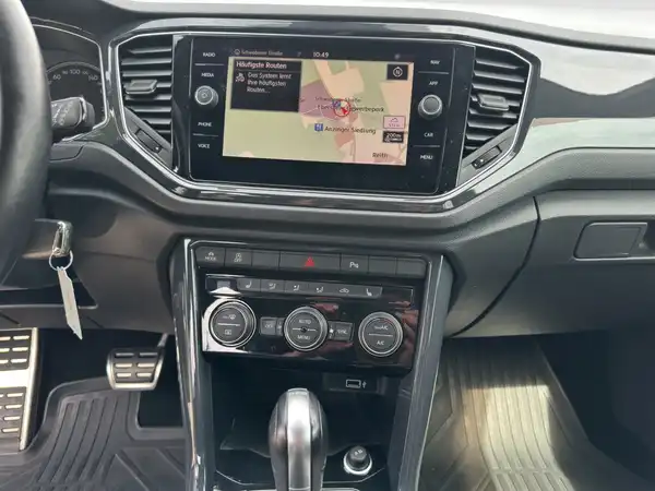 VW T-ROC (12/16)