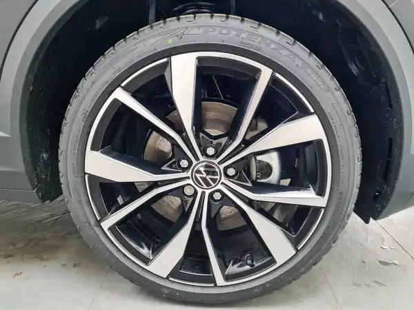 VW T-ROC (15/18)