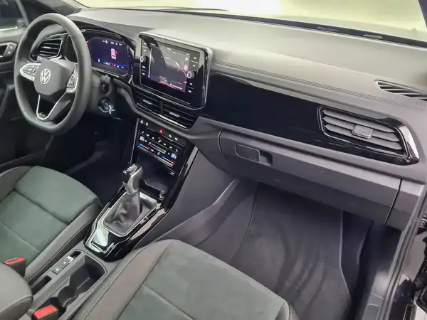 VW T-ROC (18/18)