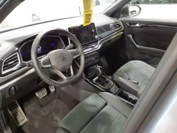 VW T-ROC (4/5)