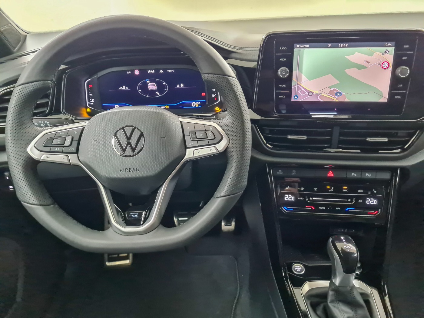 VW T-ROC (12/18)