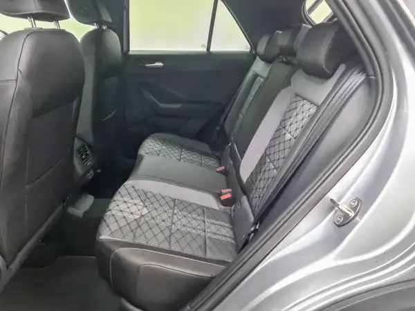 VW T-ROC (9/18)