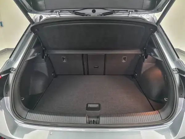 VW T-ROC (10/18)