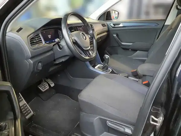 VW T-ROC (6/9)