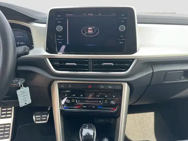 VW T-ROC (12/17)