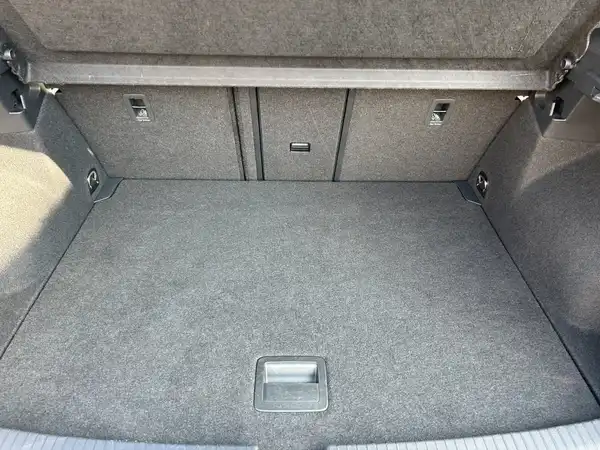 VW T-ROC (12/15)