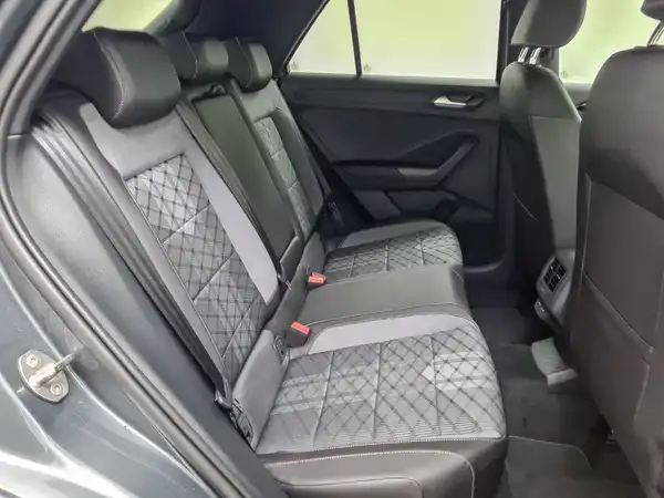 VW T-ROC (16/18)