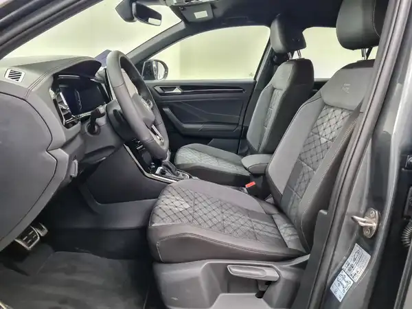 VW T-ROC (8/18)