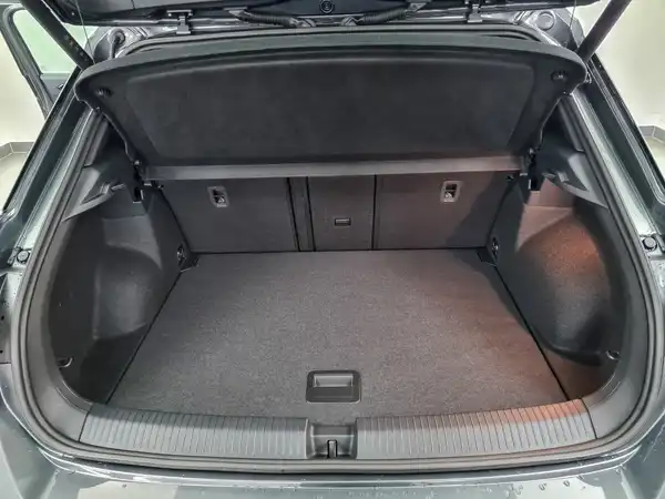 VW T-ROC (10/18)