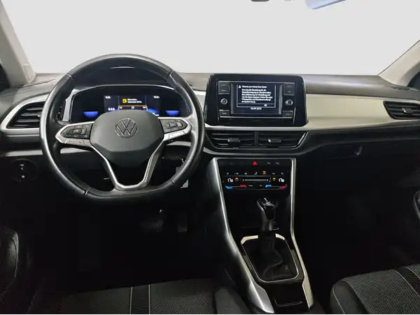 VW T-ROC (10/16)