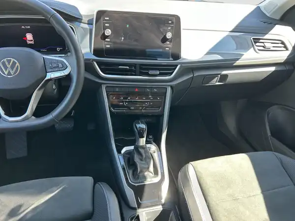 VW T-ROC (12/16)