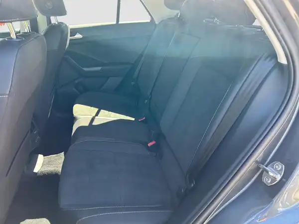 VW T-ROC (9/16)