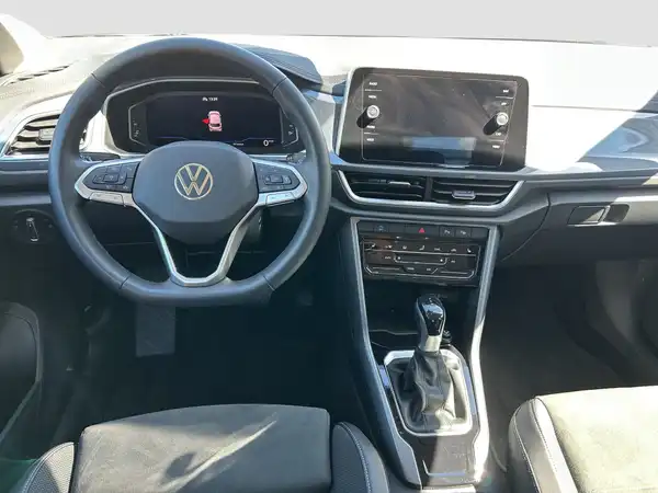 VW T-ROC (10/16)